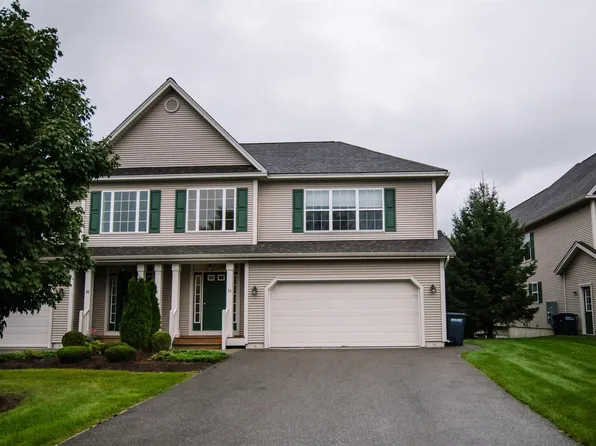 32 Laurel Drive, Essex, VT 05452