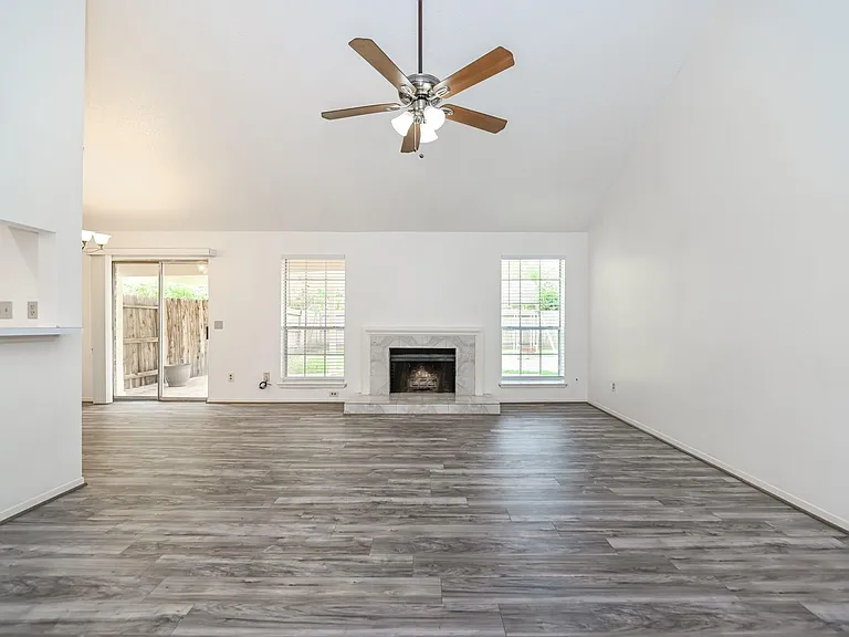 4511 Alamo Ave — Photo 2