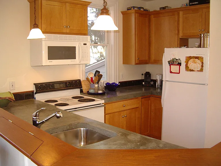 146 Elm St #1 — Photo 4