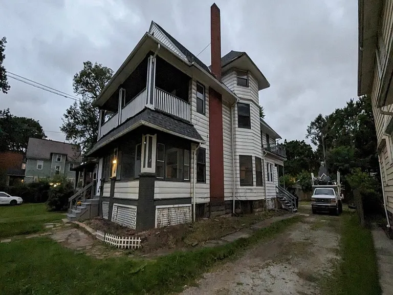 3404 Archwood Ave #3 — Photo 2