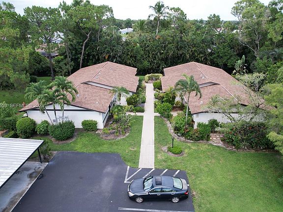 4th image of 1001 Pine Isle Ln #1001