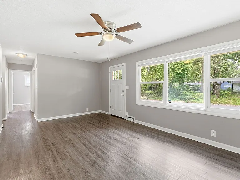 11407 Winchester Ave — Photo 24