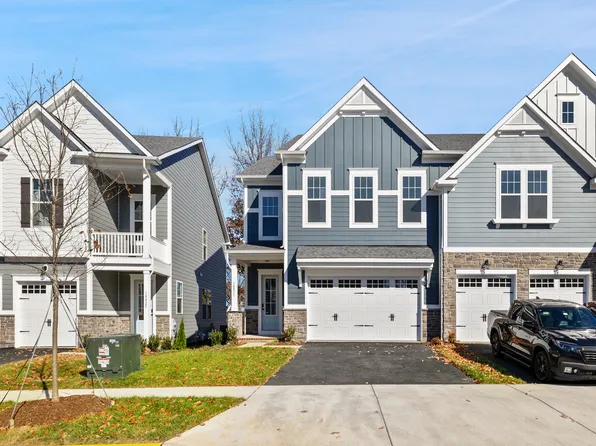 18031 Woods Overlook Dr, Dumfries, VA 22026