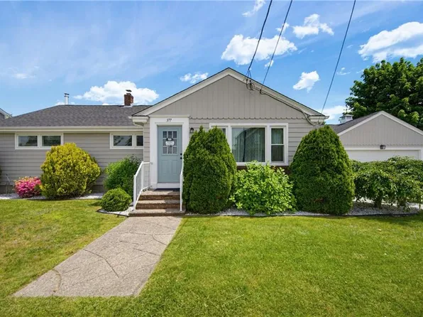 377 Kenyon Ave, Pawtucket, RI 02861