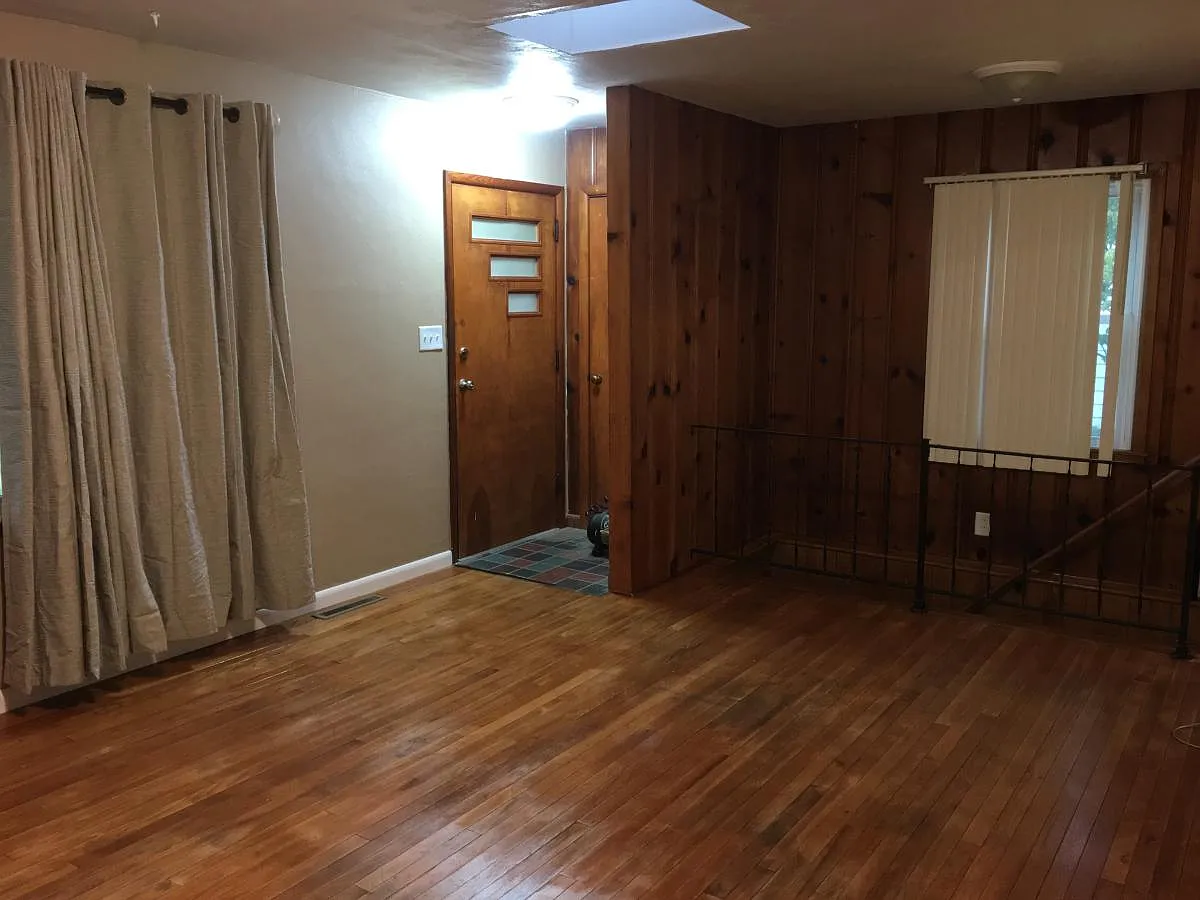 145 N Hillsdale Drive — Photo 3