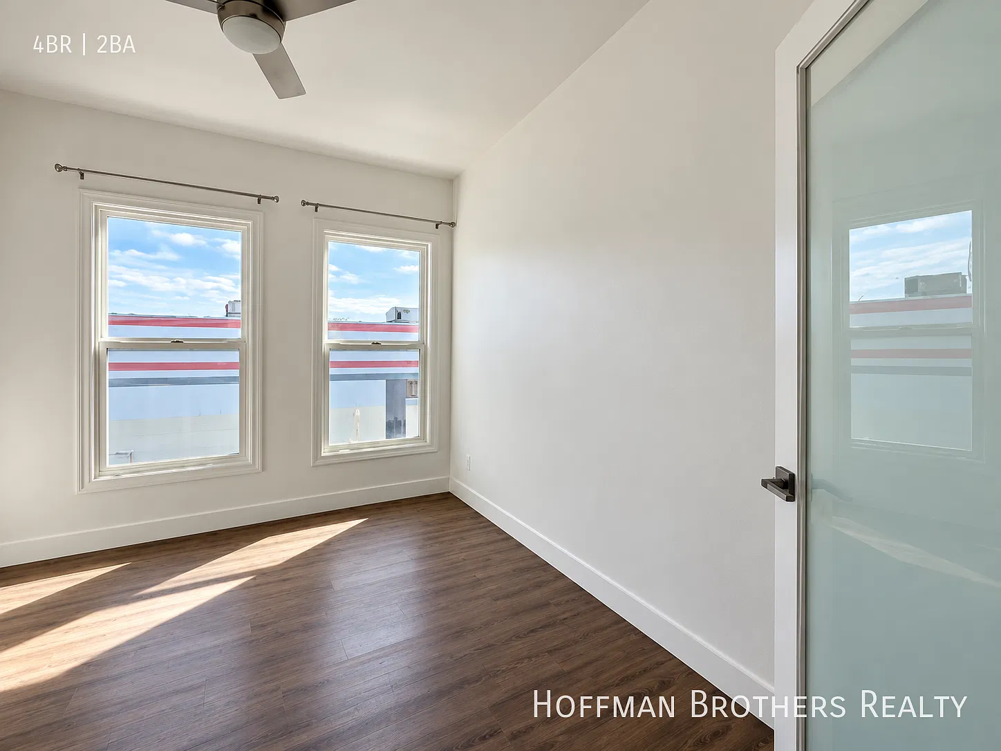 **1 Month Free (OAC)**Rehabbed 4-Bedroom Near West Adams with In-Unit Laundry & Parking! — Photo 4