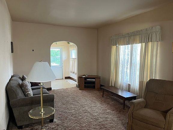 5th image of 244 Webb St