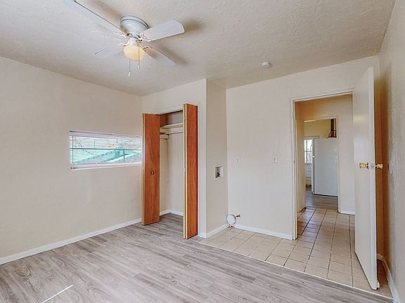 5th image of 1119 Edith Blvd NE #1/2