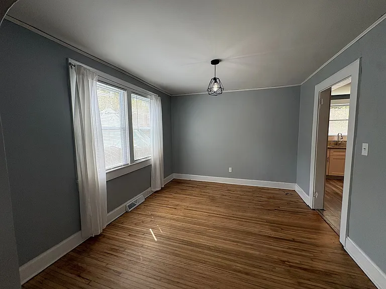 10 Charlotte St — Photo 3