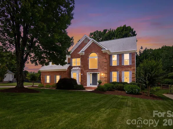 21415 John Pines Dr, Cornelius, NC 28031