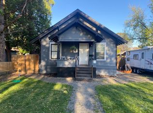 832 11th St, Clarkston, WA 99403