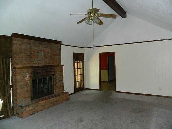 4th image of 6642 Amersham Dr