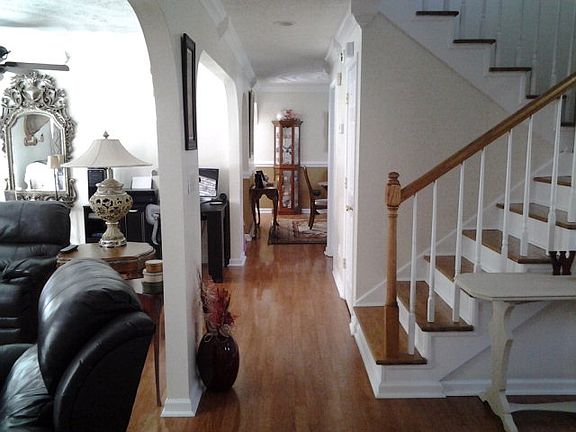 5th image of 327 Cedar Creek Dr