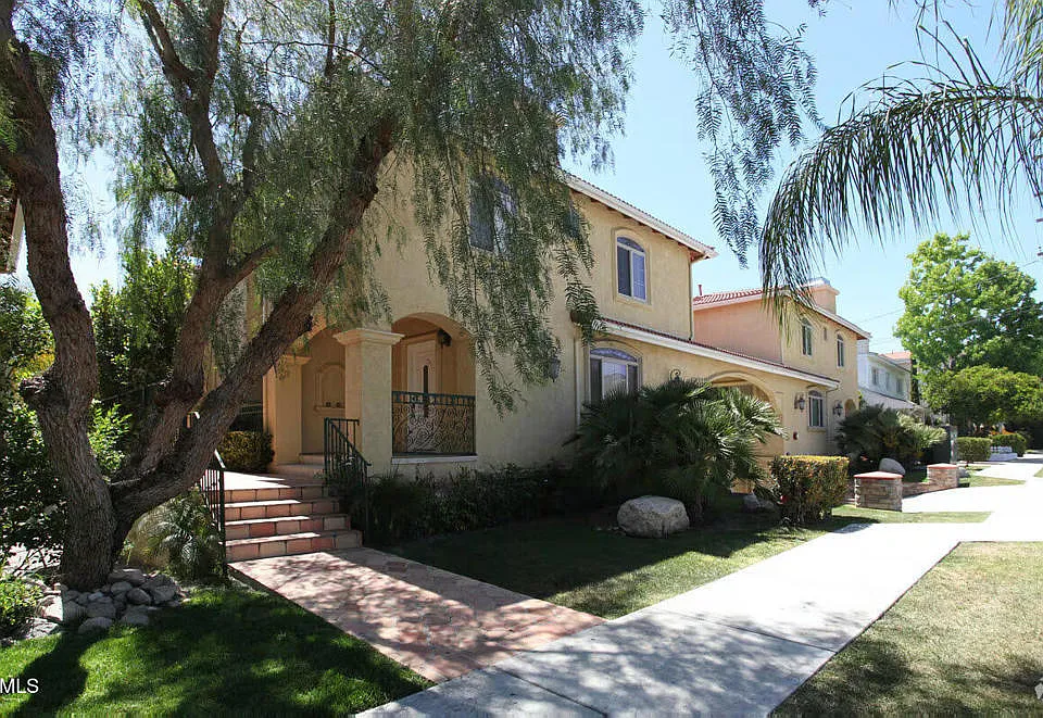 2512 Montrose Ave #9