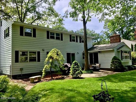 2nd image of 2080 Hillside Dr