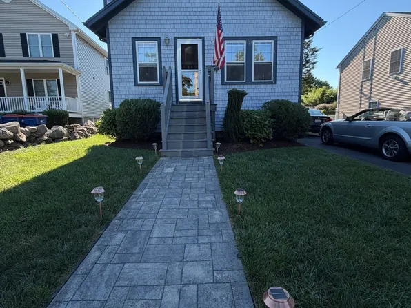 30 Atlas St, Fairhaven, MA 02719