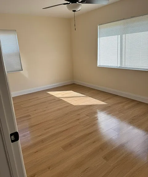 3611 S Gardenia Dr — Photo 6