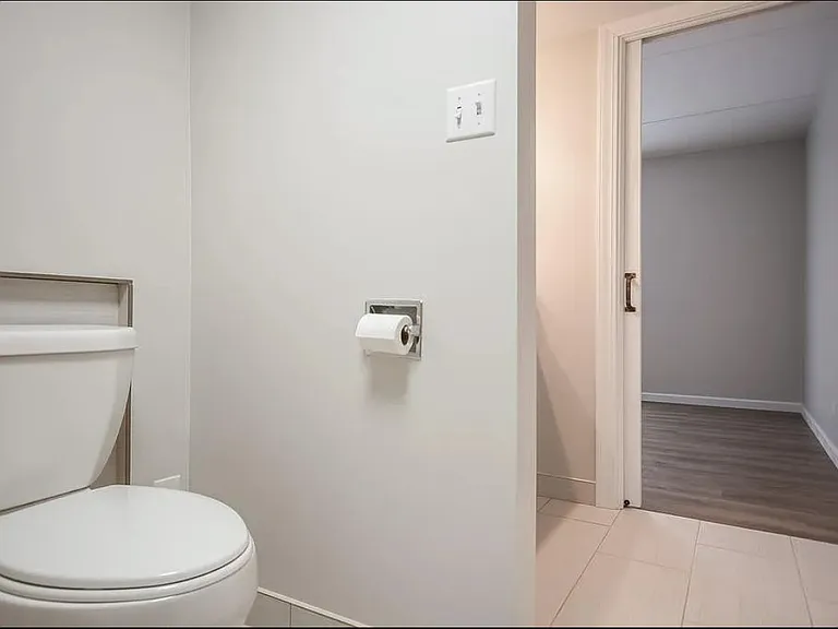 6040 Lake Bluff Dr #402 — Photo 7