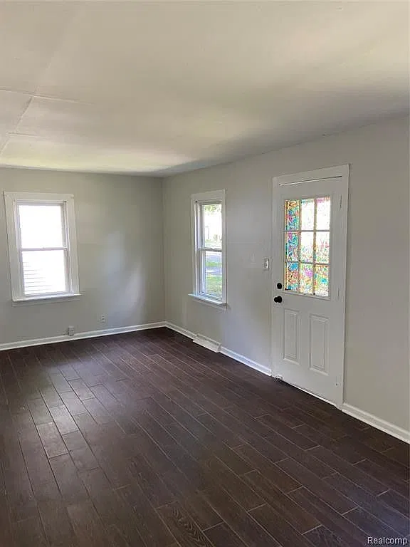 2 bed, 850 sqft, $1,200 — Photo 2