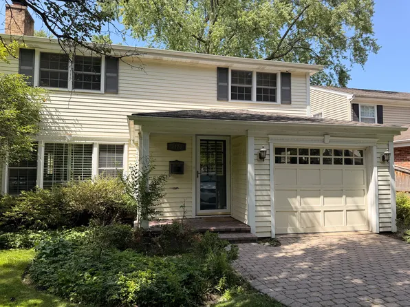 2126 Elmwood Ave, Wilmette, IL 60091
