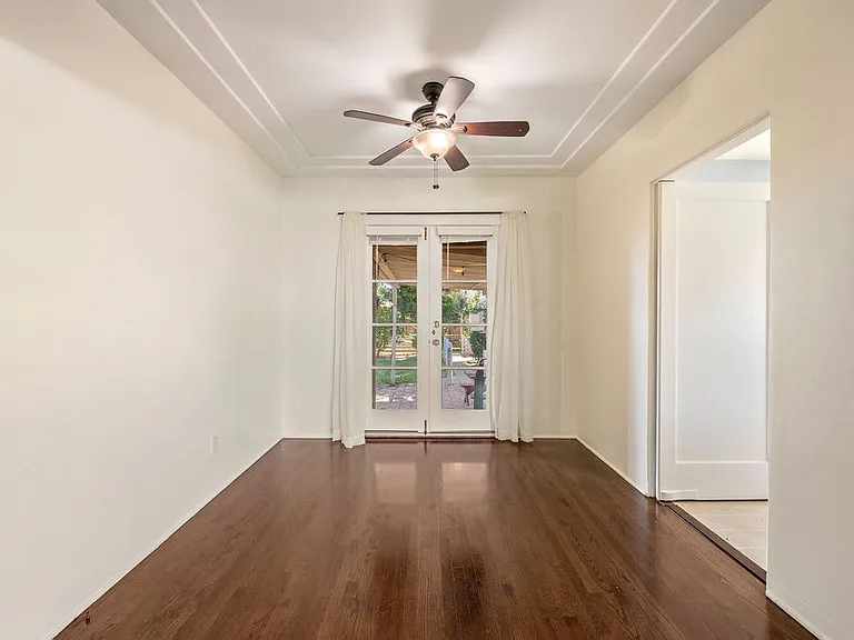 4735 Valencia Dr #FRONT — Photo 8