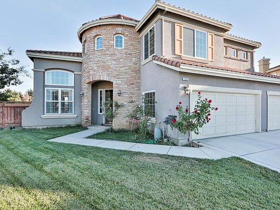 3rd image of 18265 San Carlos Pl