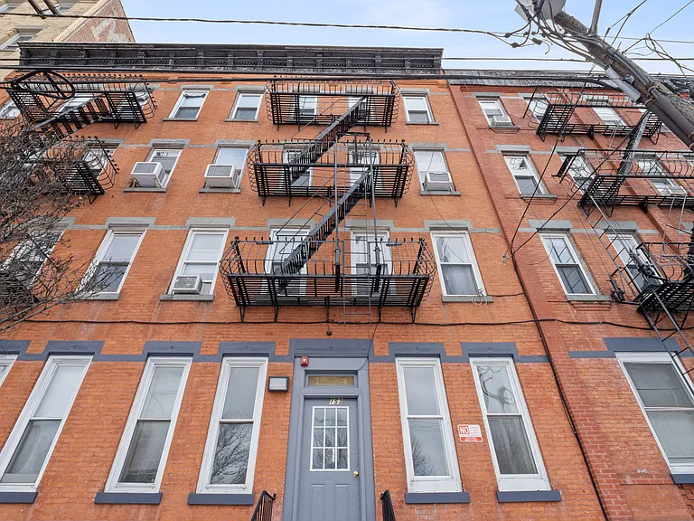 153 Christopher Columbus Dr #2R — Photo 12