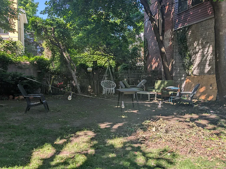 6 Clinton St #B — Photo 4