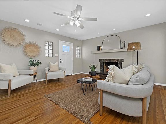 3rd image of 6821 Estrella Ave