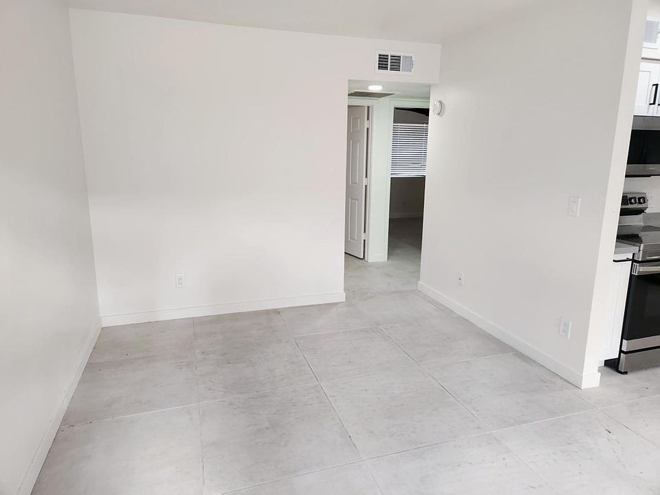 1st image of 1224 E Dunlap Ave #22