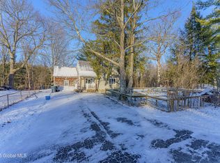 15 E Side Dr, Ballston Lake, NY 12019