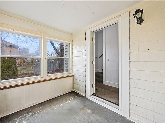 2nd image of 56 Parker St