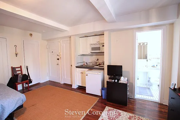 Rented by Steven Corcoran Real Estate | media 23