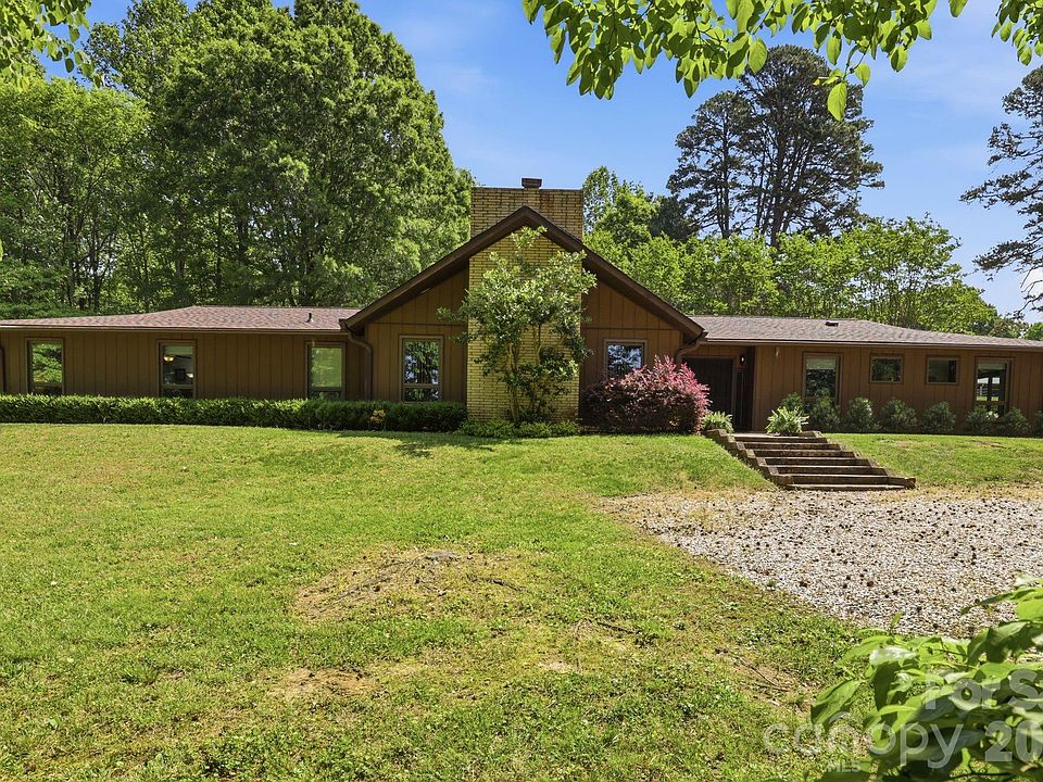 7th image of 855 Edmiston Rd