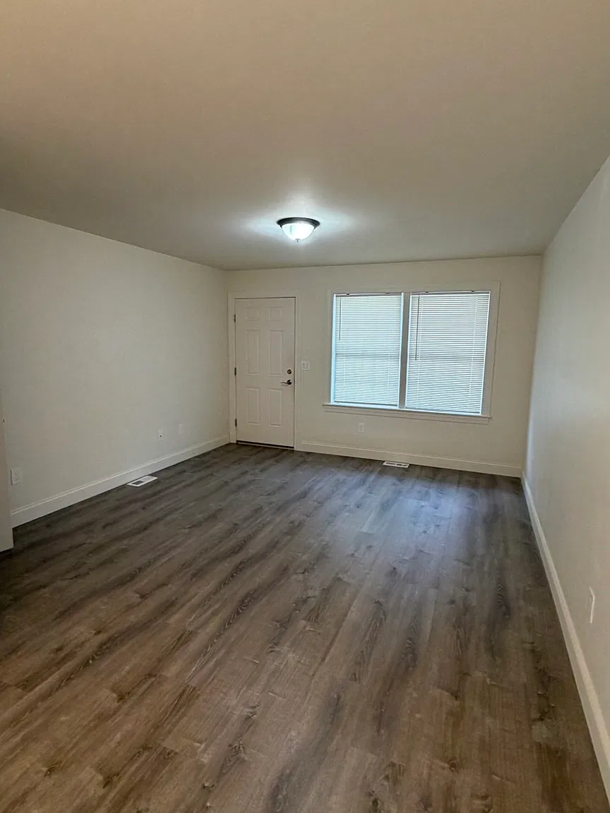 3 bed, 2.5 bath, 1456 sqft, $3,300 — Photo 2
