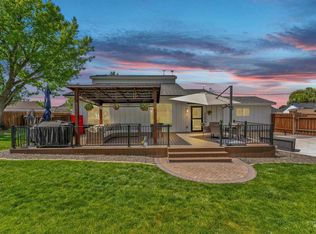821 S Cove Ln, Nampa, ID 83686