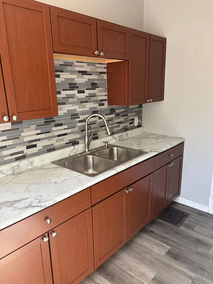 503 Hulman Street — Photo 3