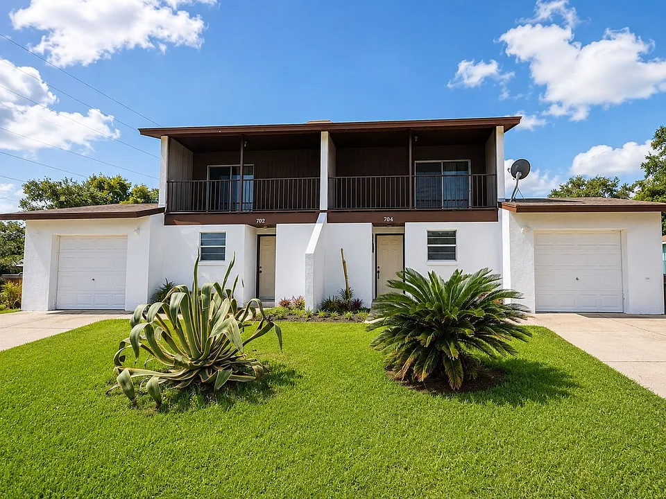 704 Lucaya Dr