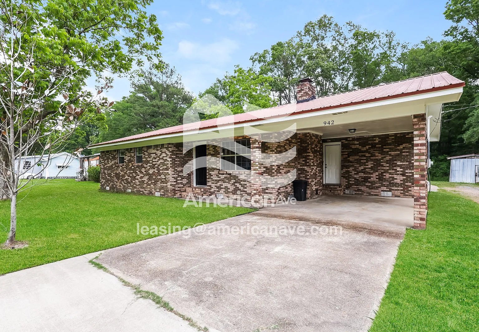 3 bed, 2.0 bath, 1350 sqft, $1,575 — Photo 2