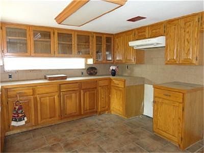 2nd image of 707 S College St