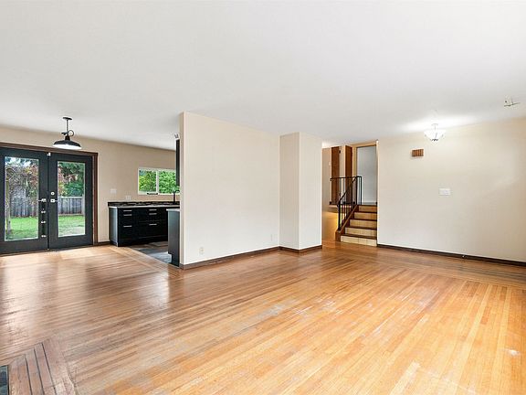 3rd image of 11530 95a Ave