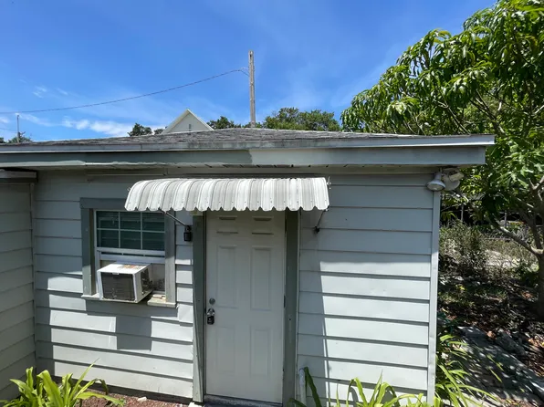 1008 E Columbus Dr, Tampa, FL