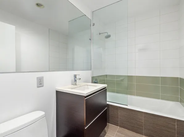 2-26 50th Avenue image 8 of 10