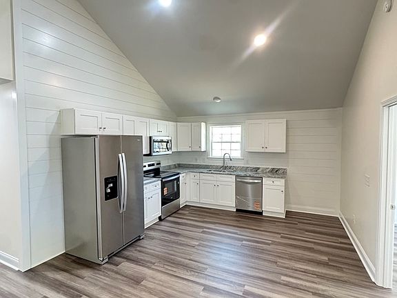 4th image of 1124 James St