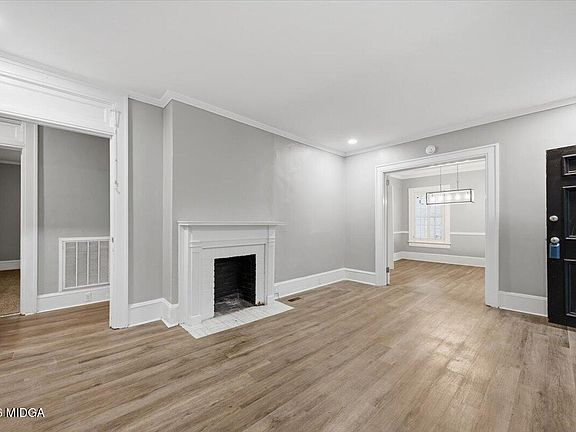 4th image of 362 Buford Pl
