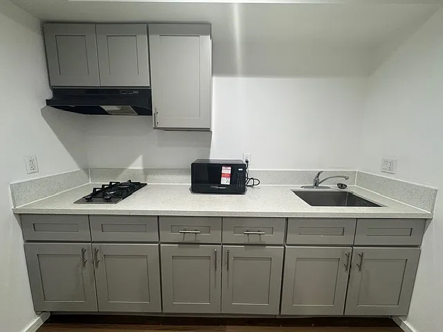 325 N Fickett St — Photo 8