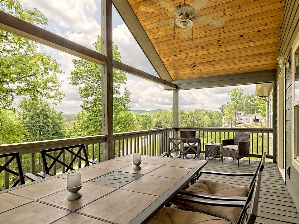 1st image of 32 Highland Dr