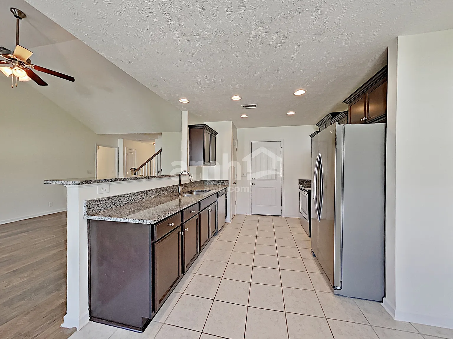 3 bed, 3.0 bath, 1896 sqft, $2,375 — Photo 3