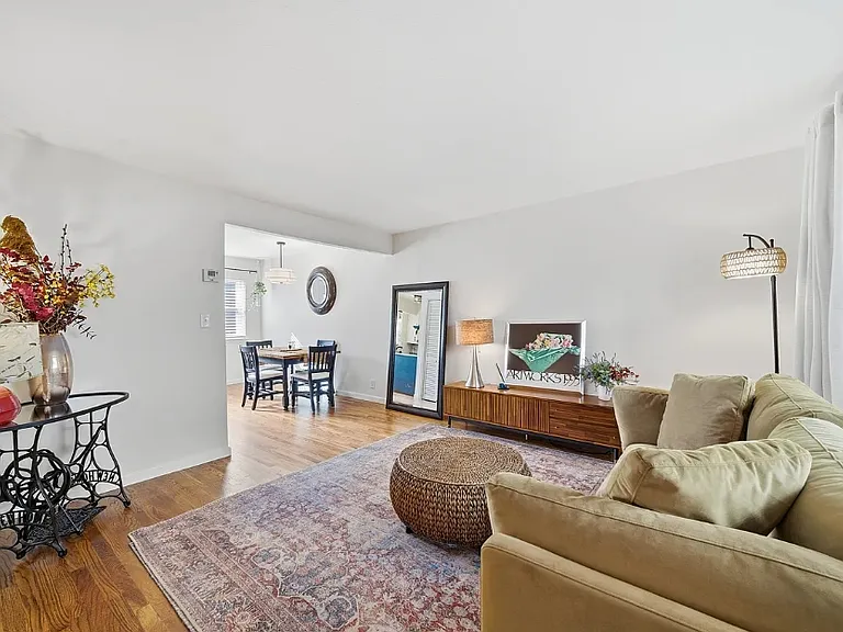2522 S Florence Ave #2 — Photo 7