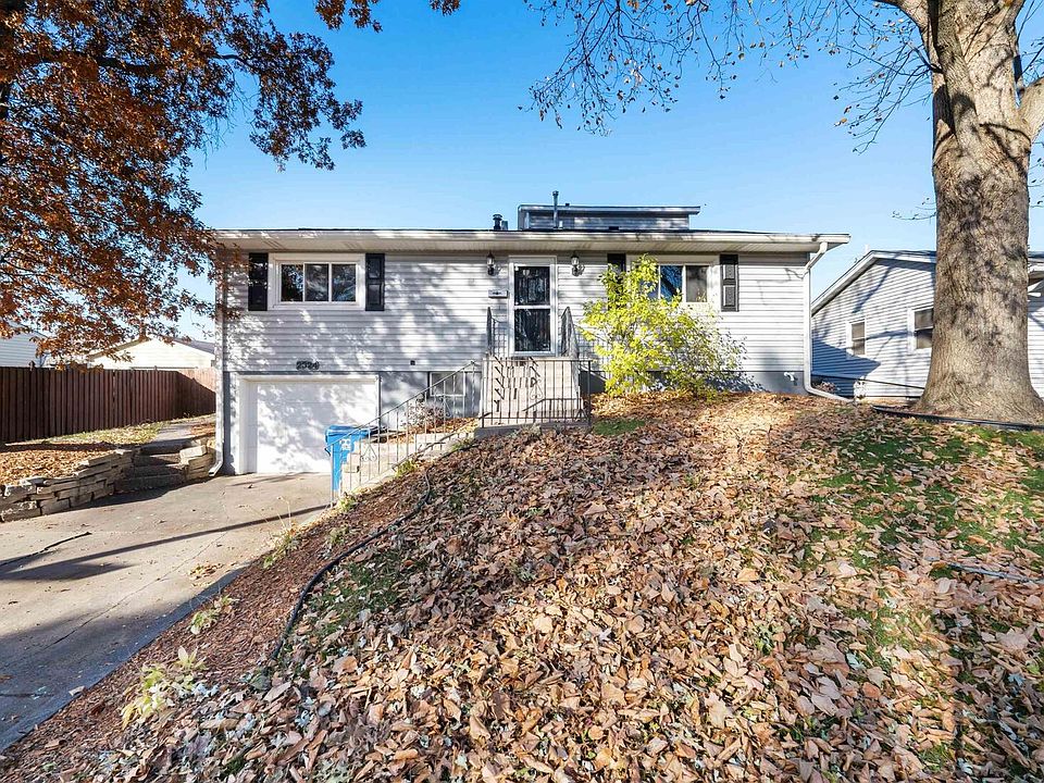 1st image of 2324 W 38th Pl